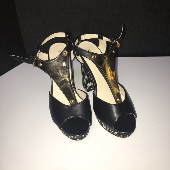 Gold Plated Torrid Heels Size 8! - Picture 4 of 4